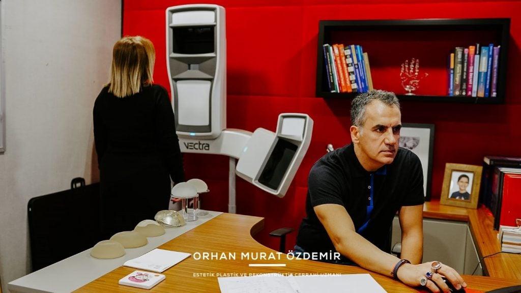 Ankara meme büyütme ameliyatı için 3d vectra ile planlamayı Estetik Cerrah Op. Dr. Orhan Murat Özdemir yapıyor.