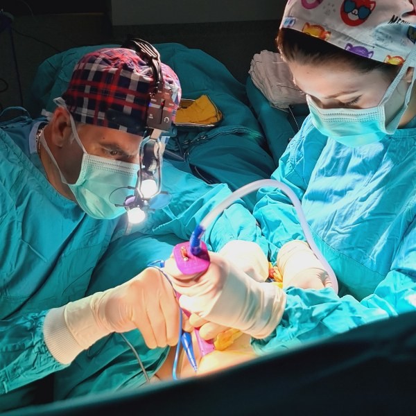 meme silikon ameliyatı yapan doktor
